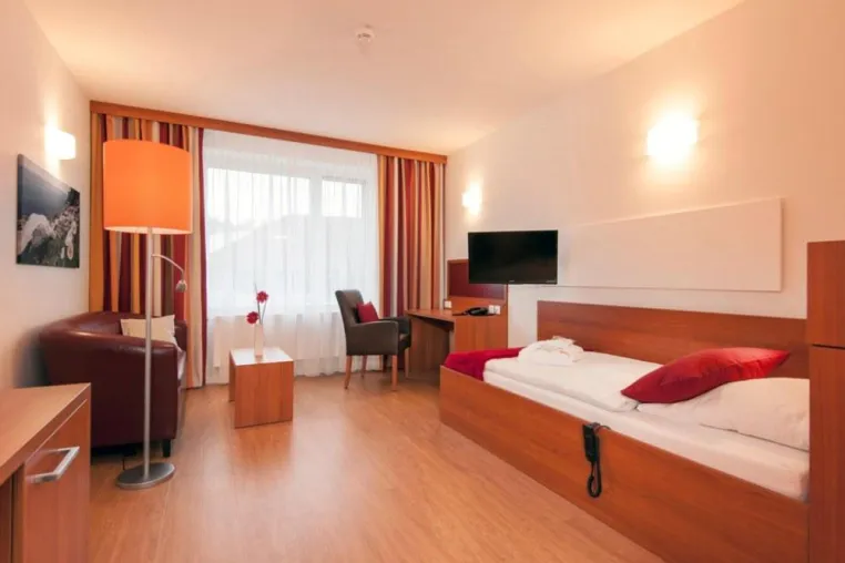 Schön Klinik Bad Bramstedt eröffnet neues Bettenhaus mit hohem Komfort Bild: Schön Klinik Bad Bramstedt eröffnet neues Bettenhaus mit hohem Komfort
