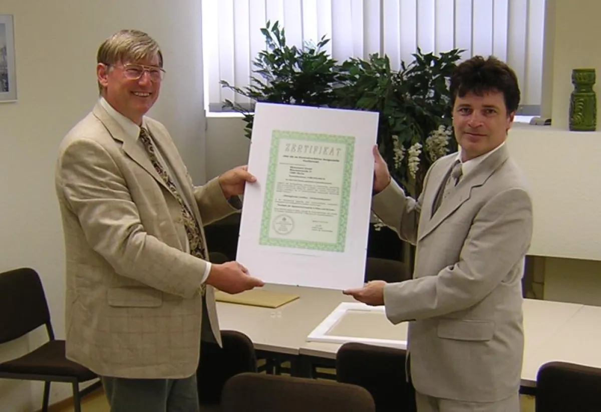 Zertifikatsübergabe für Bio-Produkte