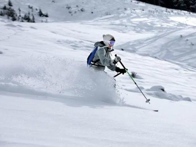 Mit 'The Freeride Experience' durch unberührten Tiefschnee Bild: Mit 'The Freeride Experience' durch unberührten Tiefschnee