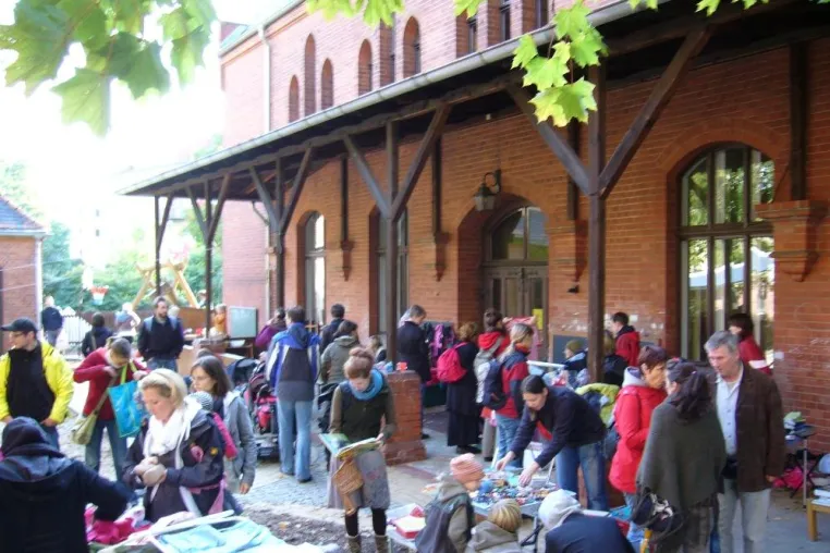 Potsdamer Flohmarkt „Alles rund ums Kind“ Bild: Potsdamer Flohmarkt „Alles rund ums Kind“