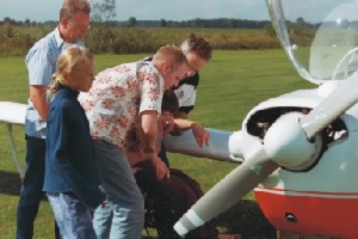 Bild: Rollstuhlfahrer heben ab