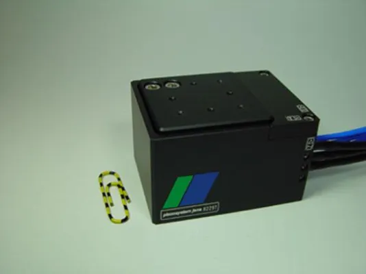 Bild: Neuer kompakter 3-Achsen Nanopositioniertisch TRITOR 50 CAP