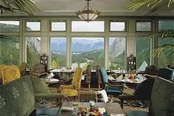 Das berühmte Banff Springs Hotel der Fairmont Kette goes Green Bild: Das berühmte Banff Springs Hotel der Fairmont Kette goes Green