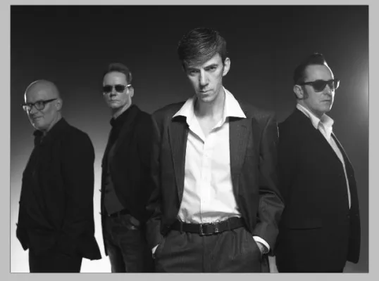 LOVE AND MONEY melden sich nach 19 Jahren mit neuem Album und Tour zurück Bild: LOVE AND MONEY melden sich nach 19 Jahren mit neuem Album und Tour zurück