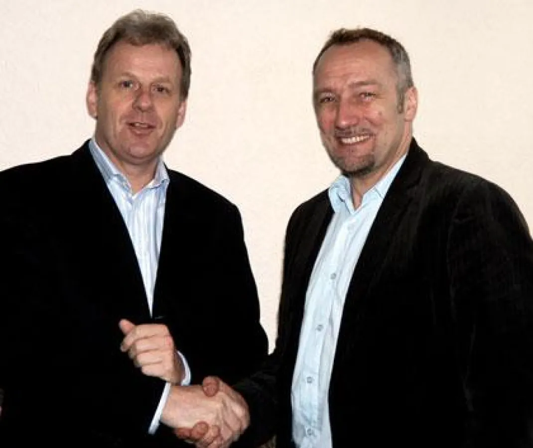 Auf dem Foto von links nach rechts Friedhelm Penning, Geschäftsleitung PSC team GmbH, Florian Schott Lizenznehmer PSC team Düsseldorf.