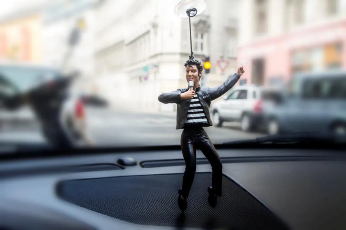 Exklusive Einführung in Deutschland - Wackel-Elvis Neuauflage Jailhouse Rock