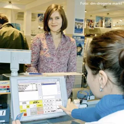 Bild: dm ersetzt Standard-Kassensoftware durch Eigenentwicklung mit GEBIT Solutions