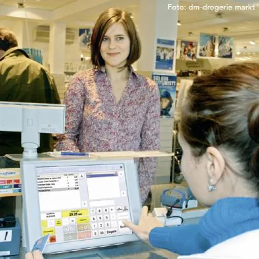 Bild: dm ersetzt Standard-Kassensoftware durch Eigenentwicklung mit GEBIT Solutions