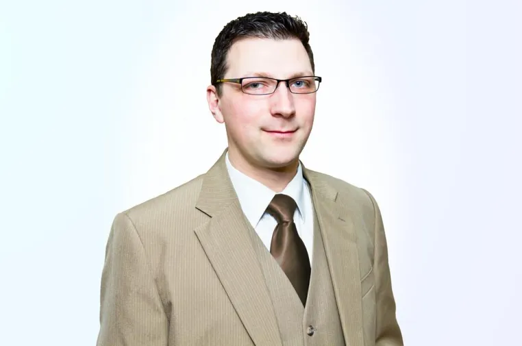 Der Unternehmens-Positionierer myci in neuen Kleidern Bild: Der Unternehmens-Positionierer myci in neuen Kleidern