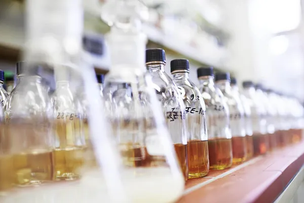 Bild: Kalibrieröle für die Pulvermetallurgie