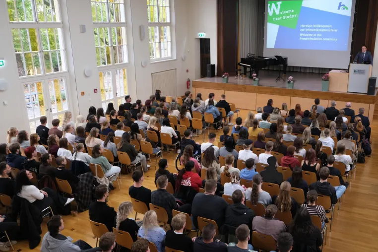 Feierlicher Start ins Studium: Hochschule Nordhausen begrüßt ihre Erstsemester Bild: Feierlicher Start ins Studium: Hochschule Nordhausen begrüßt ihre Erstsemester