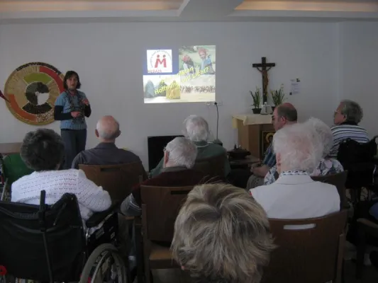 Bild: Sieben Jahre in Afghanistan - Gabriele Fänder berichtete im Josefinum von ihrer Hilfsarbeit