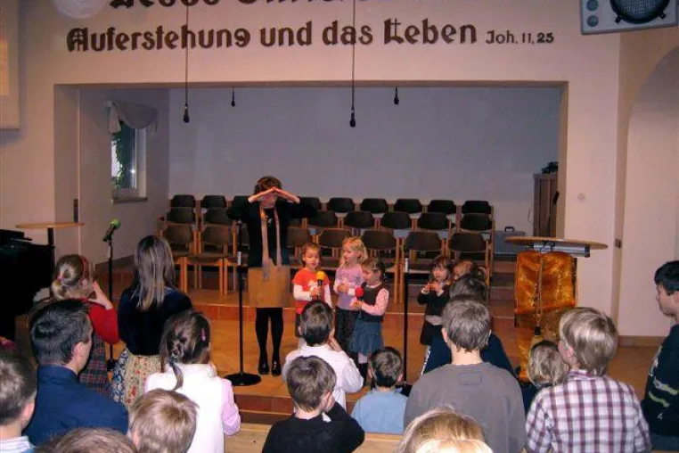 Bild: Mit vielen Kindern geht Detmold in eine christliche Zukunft