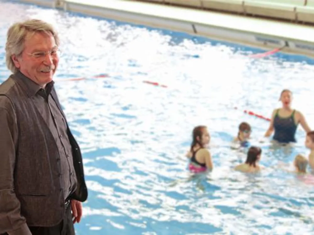 Freut sich über die Spende der Chemoform AG: Werner Fritz, Rektor Mörikeschule Köngen.