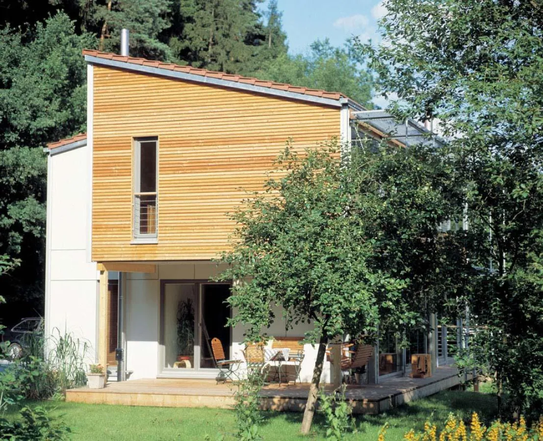 Wer ein Eigenheim besitzt, muss Grundsteuer bezahlen. Gegen das Grundgesetzt verstößt das nicht. Foto: www.baufritz.de