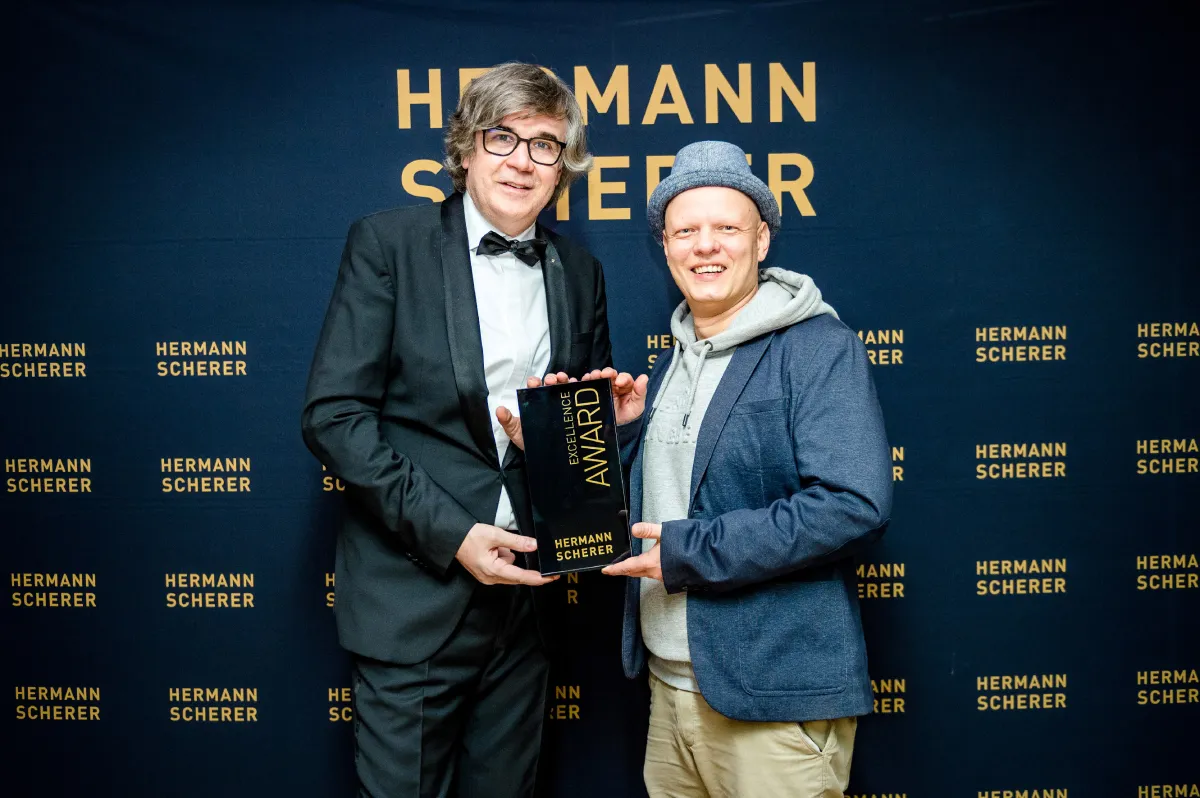 Daniel Docter erhält für seine Rede den Excellence Award (© Justin Bockey)