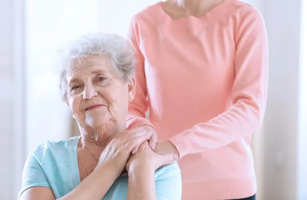 Zuhause liebevoll versorgt: Agentur „Ihre Pflege“ bietet umfassende persönliche Betreuung für ältere Familienmitglieder Bild: Zuhause liebevoll versorgt: Agentur „Ihre Pflege“ bietet umfassende persönliche Betreuung für ältere Familienmitglieder