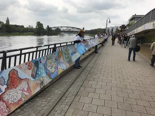 Bild: Ein Weltrekord für die Wiedmann Bibel