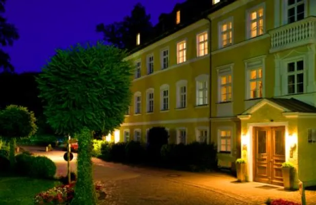 Bild: Glanzvolle Sterne für altehrwürdiges Krumbad