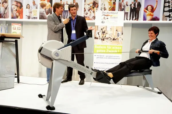 Olympiareif - Kathrin Boron eröffnet „Deutschland rudert für notleidende Kinder“ auf der FIBO in Essen Bild: Olympiareif - Kathrin Boron eröffnet „Deutschland rudert für notleidende Kinder“ auf der FIBO in Essen