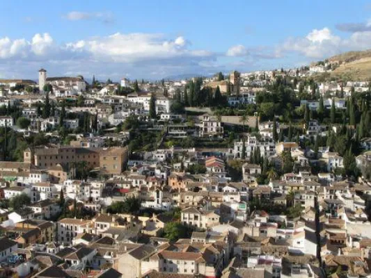 Bild: Estudia Espana Spanien Sprachreisen: Buchen. Sparen