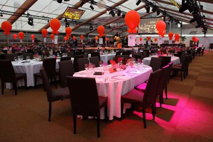 Party Rent inszeniert Raumkonzept der 7. „Nationaal Gala voor de Gehandicaptensport“ Bild: Party Rent inszeniert Raumkonzept der 7. „Nationaal Gala voor de Gehandicaptensport“