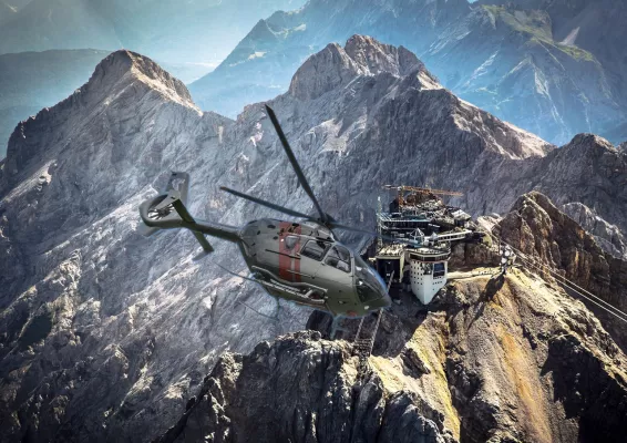 Bild: Neu im Repertoire – spektakulärer Helikopter-Rundflug zur Zugspitze