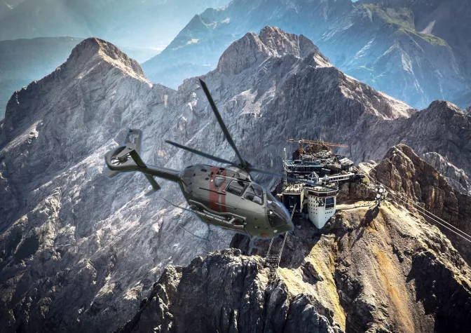 Bild: Neu im Repertoire – spektakulärer Helikopter-Rundflug zur Zugspitze