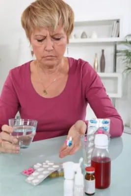 Bild: Älteren Menschen werden zu viele Arzneimittelwirkstoffe gleichzeitig verordnet