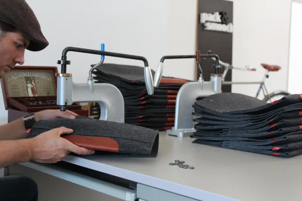 Umsatzverdoppelung im ersten Halbjahr: Pack & Smooch kooperiert mit rekordmarke Bild: Umsatzverdoppelung im ersten Halbjahr: Pack & Smooch kooperiert mit rekordmarke