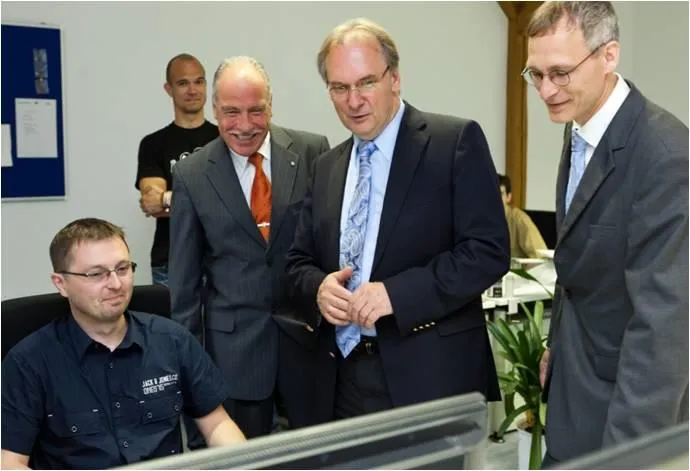 Bild: Ministerpräsident zu Besuch bei Pumacy in Bernburg