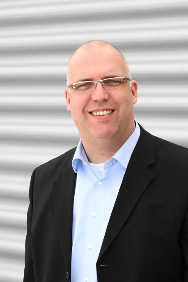 Geschäftsführer Eckhard Tödtmann startet neuen emendo Onlineshop