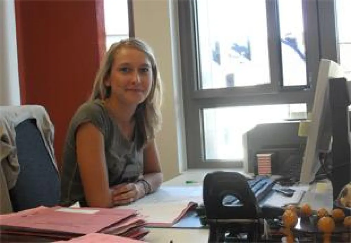 Justizfachangestellte Sandra Kuke blickt in eine ungewisse berufliche Zukunft.
