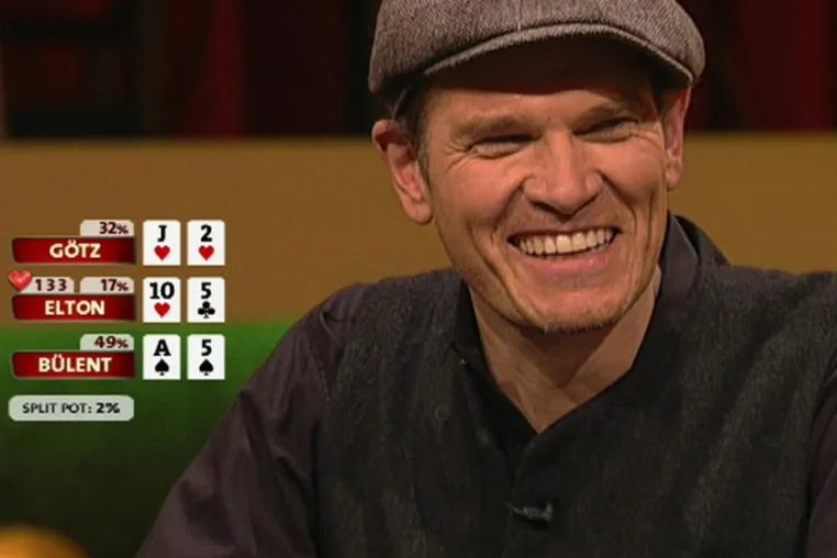 „TV Total PokerStars.de Nacht“ auf ProSieben: Film-Bösewicht Götz Otto besiegt alle. Bild: „TV Total PokerStars.de Nacht“ auf ProSieben: Film-Bösewicht Götz Otto besiegt alle.