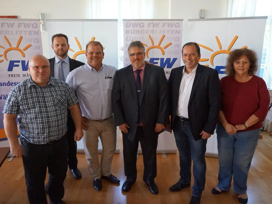 Der neue Landesvorstand der FWG Hessen mit Vorsitzendem Ronald Berg (3. v. r.).