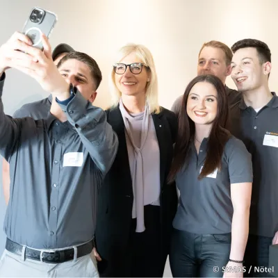 Bild: Tag der Ausbildung: Arbeitsministerin zu Besuch bei Graf-Dichtungen GmbH