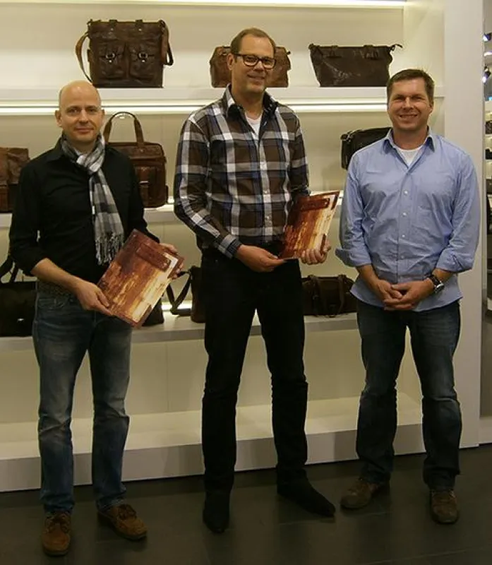 Nach der Vertragsunterzeichnung: Holger Bodenschatz , Frits Besemer, Uwe Budemann