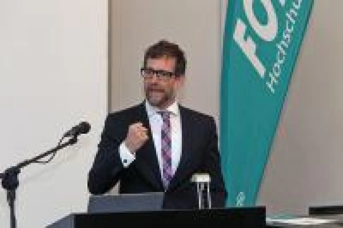 Prof. Dr. Nils Schulenburg © FOM Hochschule in Bremen