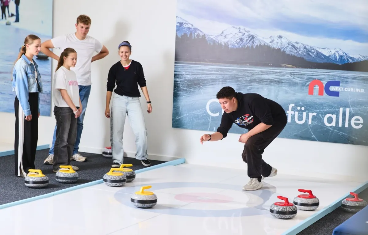 Indoor Curling ohne Eis (© Alati GmbH)