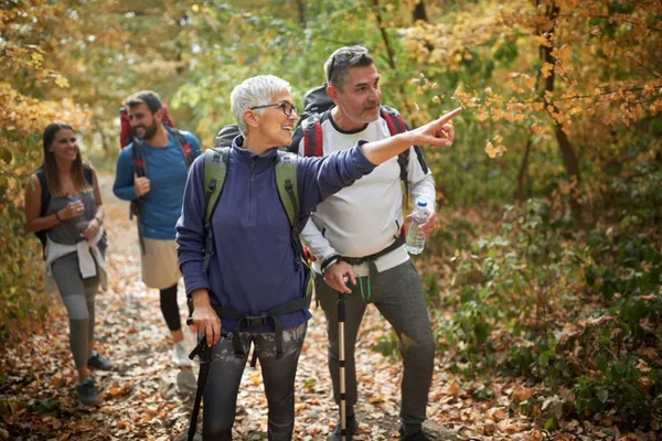 Bild: Tag des Wanderns. Zwischen Verein und Dating-App: Warum viele beim Wandern neue Wege gehen