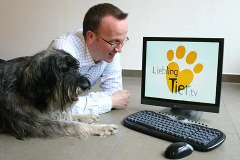Die erste „Doggy-Soap“ im Internet: LieblingTier.tv begleitet Schäferhundwelpen Yimba mit der Kamera Bild: Die erste „Doggy-Soap“ im Internet: LieblingTier.tv begleitet Schäferhundwelpen Yimba mit der Kamera