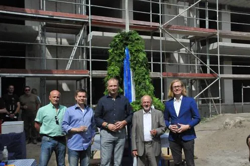 Bild: Lichtenberg: Ein Stadtteil im Aufwind – SANUS AG feiert Richtfest in der Einbecker Straße 53/53a