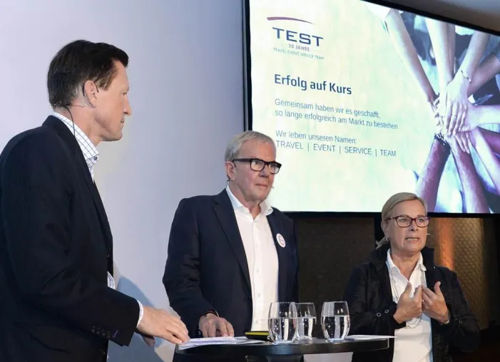 Bild: „Kein Hotelbett frei – dann besorge ich 500 Wohnmobile…“