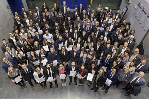 Bild: 71 Studierende der OTH Regensburg erhalten ein Deutschlandstipendium