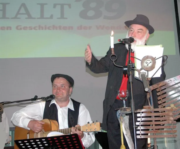 Bild: LeseKonzert „Ansichten zu Ansichten“ an der Hochschule Harz (FH) – Unterhaltsames zum Mauerfall