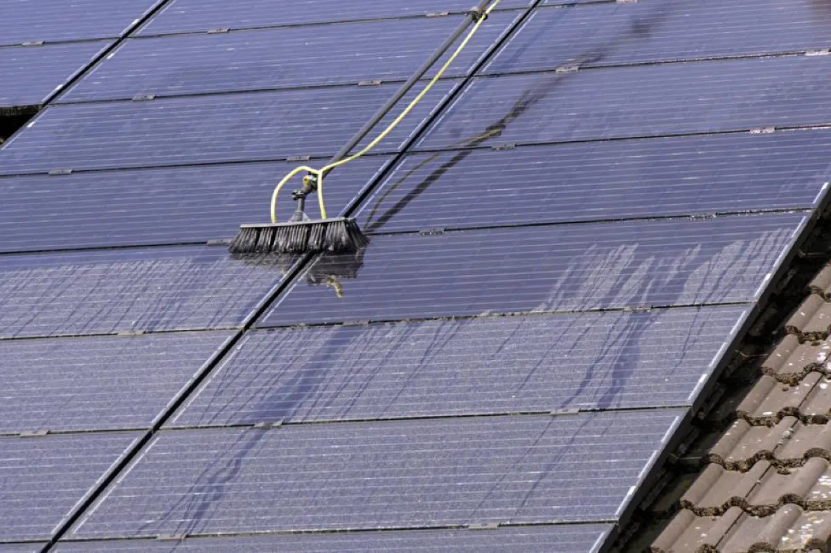 Photovoltaik Reinigung ist Wert und Leistungserhalt © Panthermedia / Erich Teister