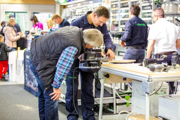 Bild: Fachmesse bei Miller Maschinen und Werkzeuge vom 14. bis 17. Oktober 2016 in Aichstetten