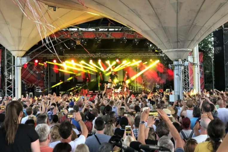 Bild: TSL Production entscheidet sich für den ELATION Smarty MaX