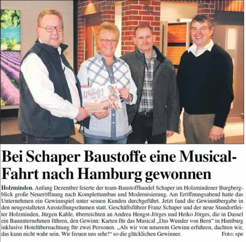 Bild: Bei Schaper Baustoffe eine Musical-Fahrt nach Hamburg gewonnen
