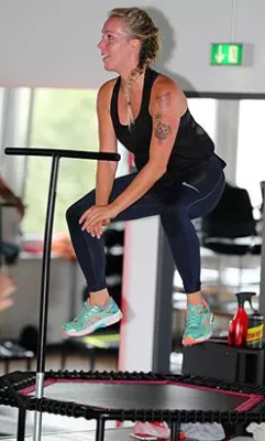 Bild: „Jumping-Fitness“ im Aktiv-Sportpark Moers – Grenzenlose Höhenflüge für die Fitness
